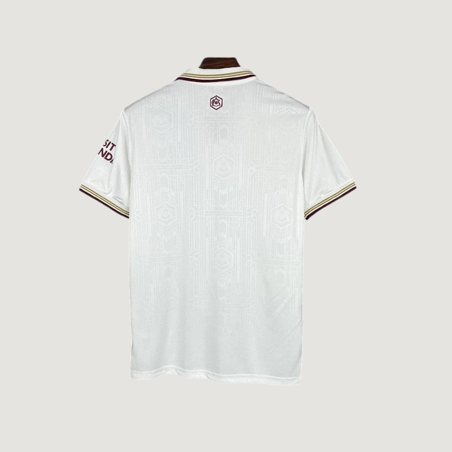 Arsenal – Away Kit 25/26 – White &amp; Burgundy